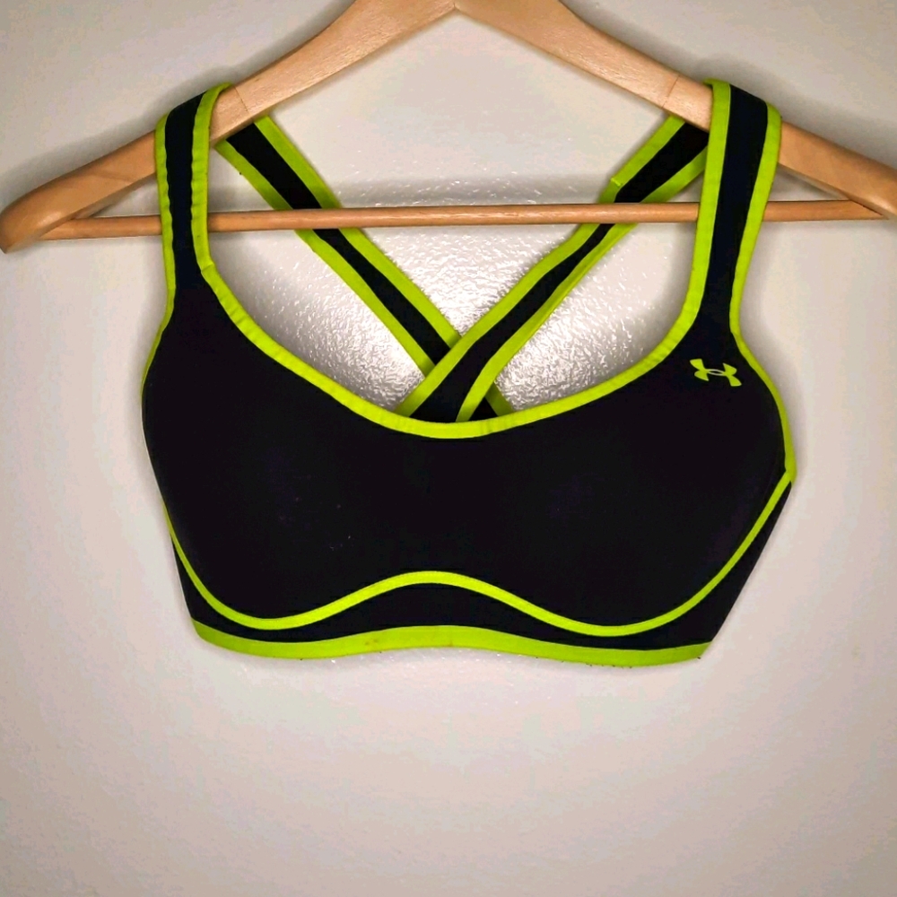 Under Armour green & black HeatGear Sports…